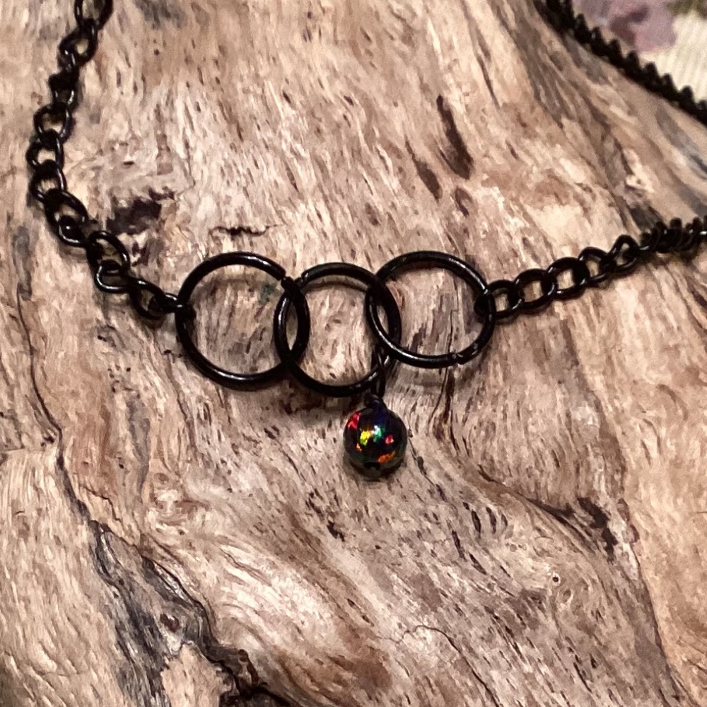 Black Chain Choker Interlocking Circle Necklace W… - image 2